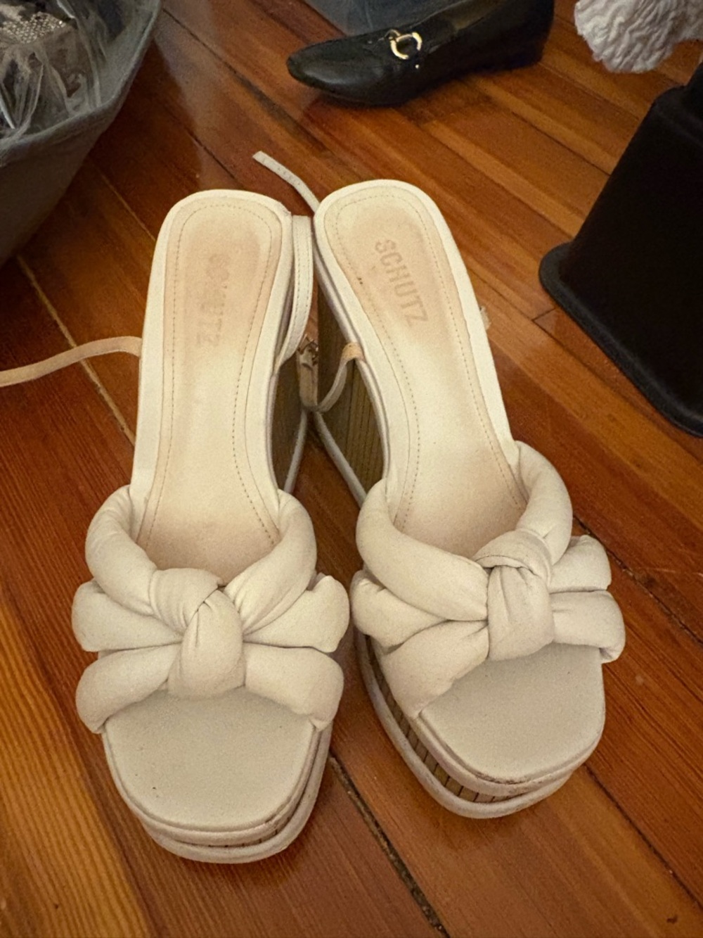 SCHUTZ Cream Knotted Platform Strappy Sandals